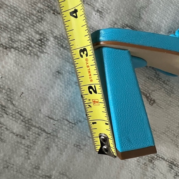 Guess Women’s Aindrea Heeled Mules - Picture 11 of 14